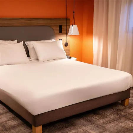Hotel Novotel Ferrand Polydome 4*