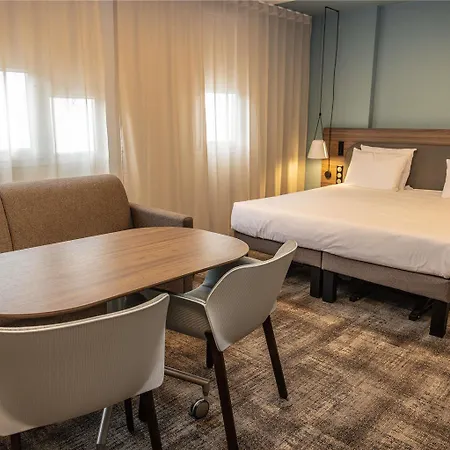 Novotel Ferrand Polydome Hotel 4*